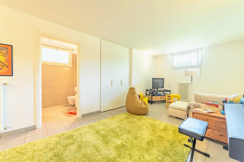 Eleganza e Comfort in una Bifamiliare di Prestigio — foto 33
