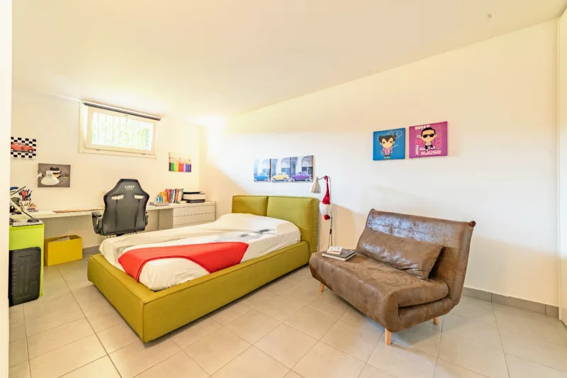 Eleganza e Comfort in una Bifamiliare di Prestigio — foto 34