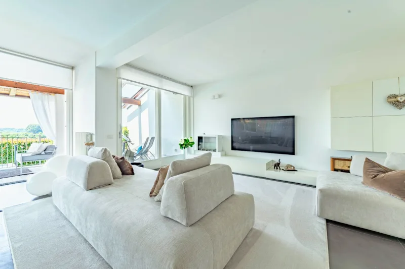 Eleganza e Comfort in una Bifamiliare di Prestigio — foto 8