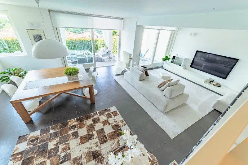 Eleganza e Comfort in una Bifamiliare di Prestigio — foto 10