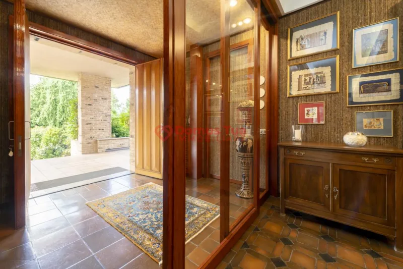 SPLENDIDA VILLA DA VIVERE SUBITO IMMERSA NEL VERDE — foto 14