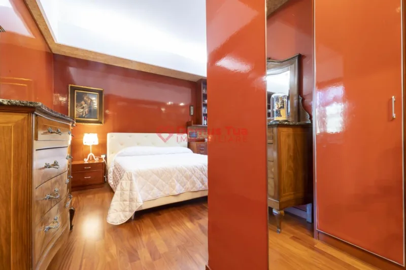 SPLENDIDA VILLA DA VIVERE SUBITO IMMERSA NEL VERDE — foto 18