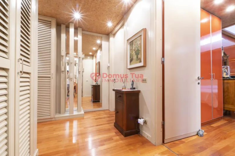 SPLENDIDA VILLA DA VIVERE SUBITO IMMERSA NEL VERDE — foto 21