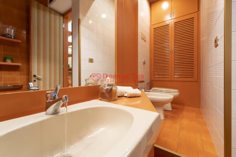SPLENDIDA VILLA DA VIVERE SUBITO IMMERSA NEL VERDE — foto 24
