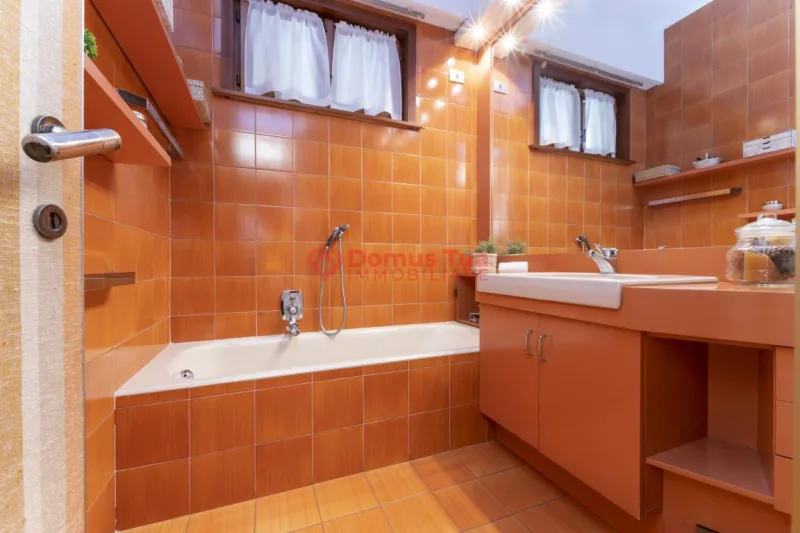 SPLENDIDA VILLA DA VIVERE SUBITO IMMERSA NEL VERDE — foto 25