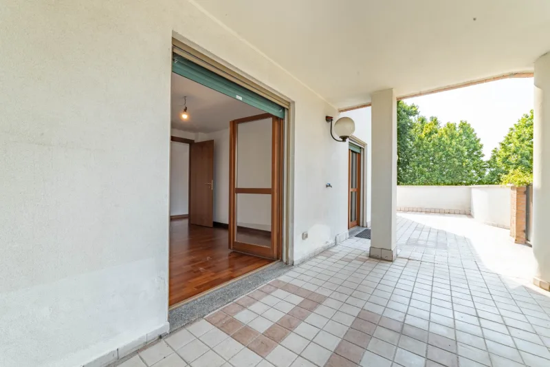 Terrazze panoramiche e due appartamenti in uno — foto 33