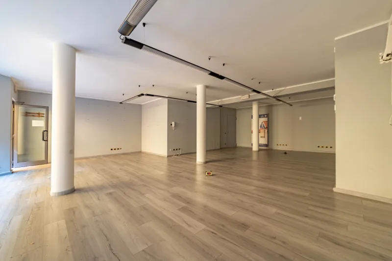 Ufficio Open Space Versatile di 95 mq — foto 17