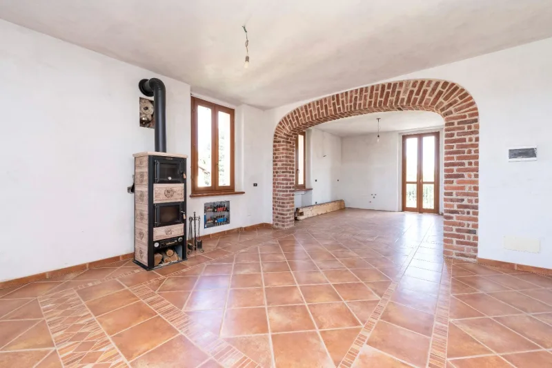 Ampio Bilocale da Personalizzare con box e giardino — foto 4