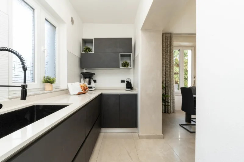 Elegante Appartamento 4L in Villa nel Cuore di Tradate — foto 12