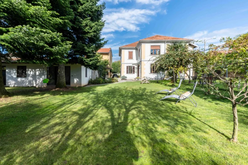 Elegante Appartamento 4L in Villa nel Cuore di Tradate — foto 29
