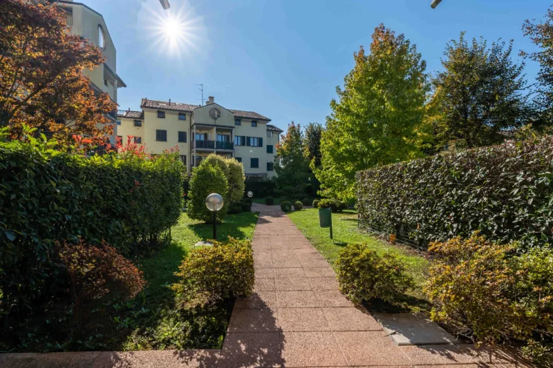 Accogliente Trilocale con Terrazzino zona centrale — foto 21