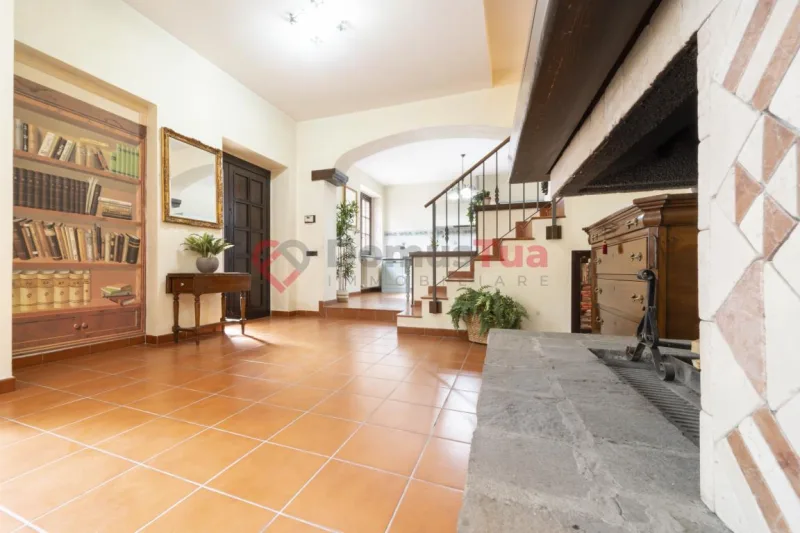 GRAZIOSO TRILOCALE SU DUE LIVELLI SENZA SPESE CONDOMINIALI — foto 3