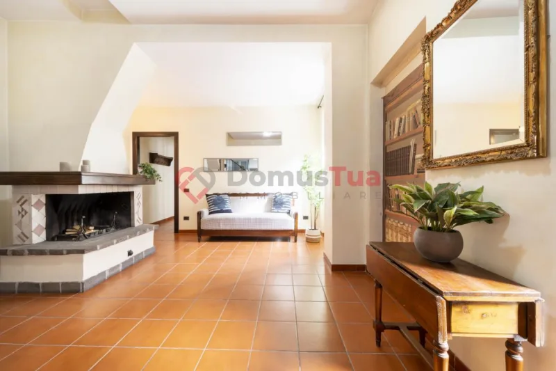 GRAZIOSO TRILOCALE SU DUE LIVELLI SENZA SPESE CONDOMINIALI — foto 4