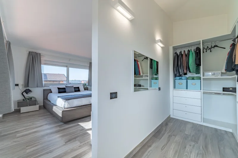 Incanto a Cermenate: Villa con Piscina e Due Dimore — foto 40