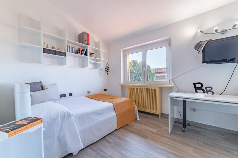 Incanto a Cermenate: Villa con Piscina e Due Dimore — foto 45