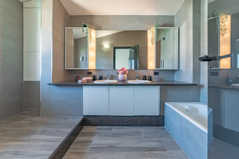 Incanto a Cermenate: Villa con Piscina e Due Dimore — foto 50