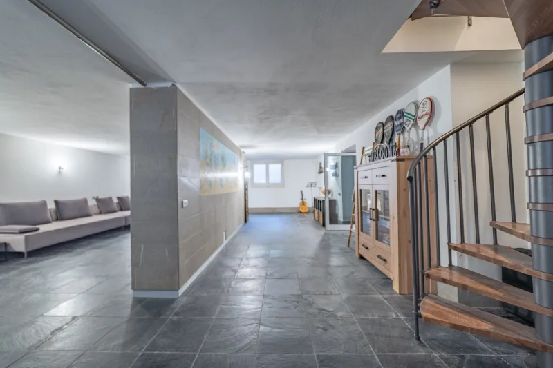 Incanto a Cermenate: Villa con Piscina e Due Dimore — foto 53