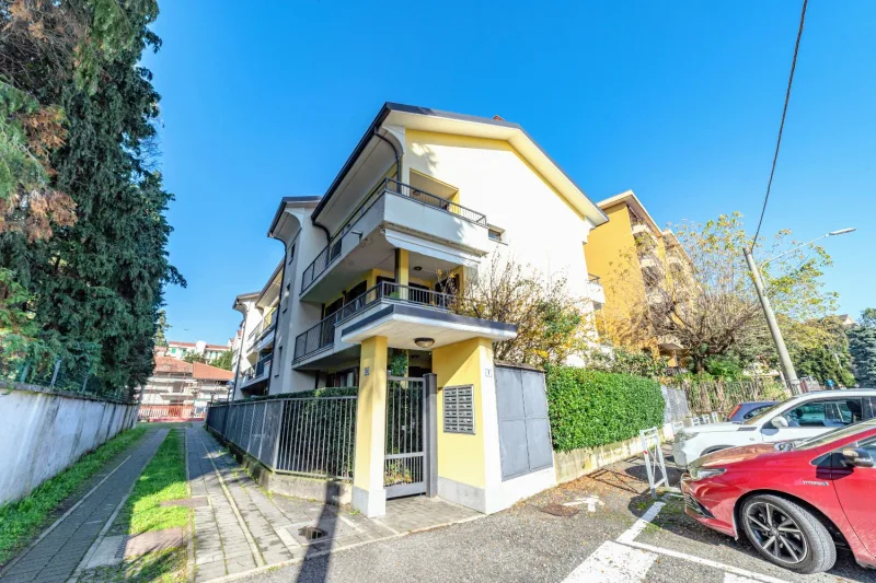 3L arredato con Terrazzo nel Cuore di Tradate — foto 12